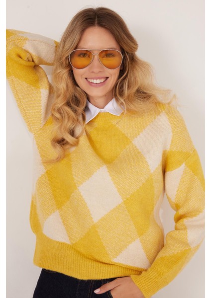 Kadın Slim Fit Dar Kesim Bisiklet Yaka Desenli Sarı Kazak