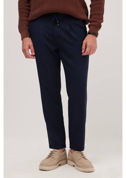 Erkek Slim Fit Dar Kesim Lastikli Bağcık Detaylı Lacivert Pantolon