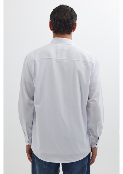 Erkek Regular Fit Rahat Kesim Çift Cepli Spor Yaka Denim Kırık Beyaz Gömlek