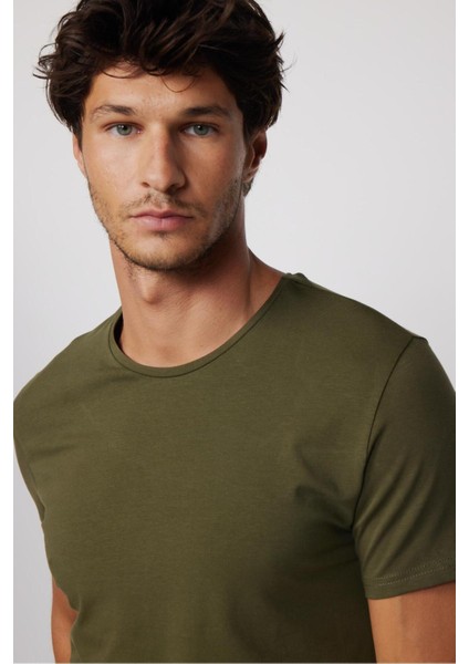 Erkek Slim Fit Dar Kesim Pamuklu Yumuşak Doku Likralı Esnek Kumaş Basic Haki Bisiklet Yaka Tişört