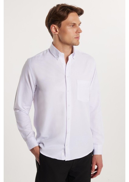 Erkek Regular Fit Klasik Kesim Düz Yaka Düğmeli Cepli Beyaz Gömlek