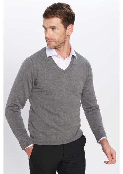 Erkek Standart Fit Normal Kesim V Yaka Pamuklu Gri Triko Kazak