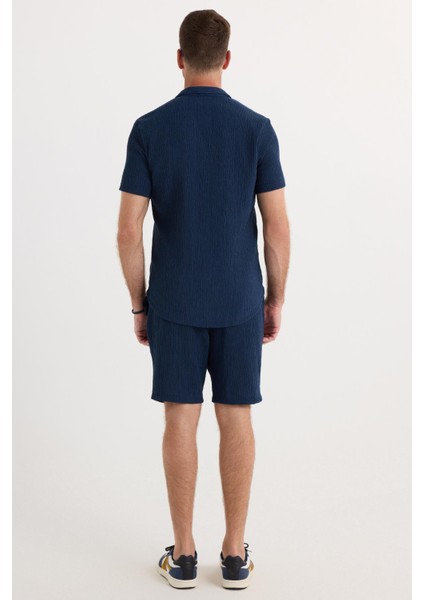 Erkek Slim Fit Dar Kesim Apaş Yaka Beli Bağcıklı İndigo Gömlek Şort Takım