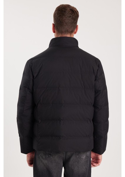 Erkek Regular Fit Normal Kesim Kaz Tüyü Çift Cepli Fermuarlı Siyah Mont