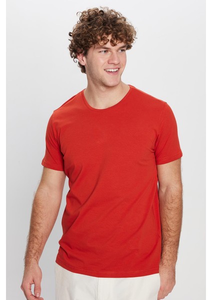 Erkek Slim Fit Dar Kesim Pamuklu Yumuşak Doku Likralı Esnek Kumaş Basic Kiremit Bisiklet Yaka Tişört