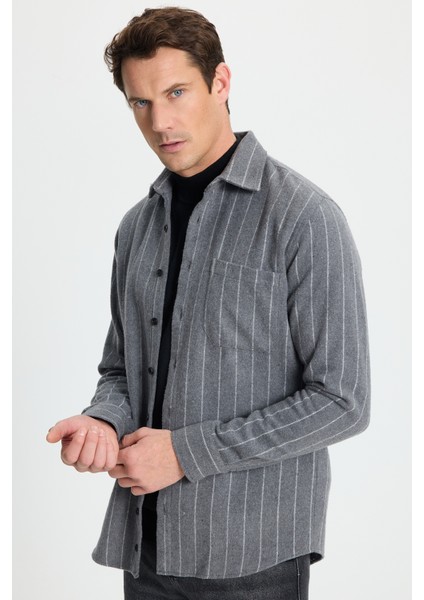 Erkek Regular Fit Klasik Kesim Çizgili Çift Cep Kapaklı Oduncu Gömlek
