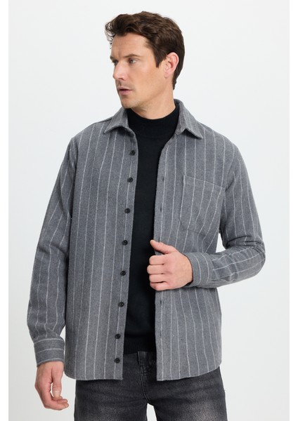 Erkek Regular Fit Klasik Kesim Çizgili Çift Cep Kapaklı Oduncu Gömlek indirimleri