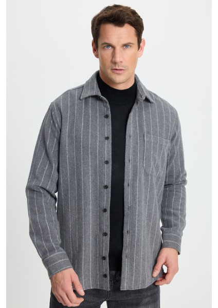 Erkek Regular Fit Klasik Kesim Çizgili Çift Cep Kapaklı Oduncu Gömlek