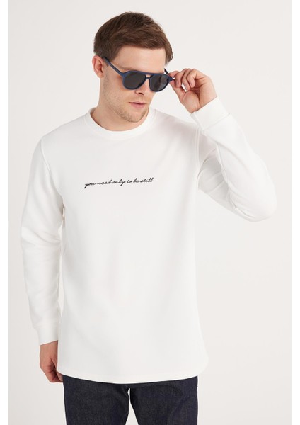 Erkek Standart Fit Pamuklu Bisiklet Yaka Şardonlu Baskılı Beyaz Sweatshirt