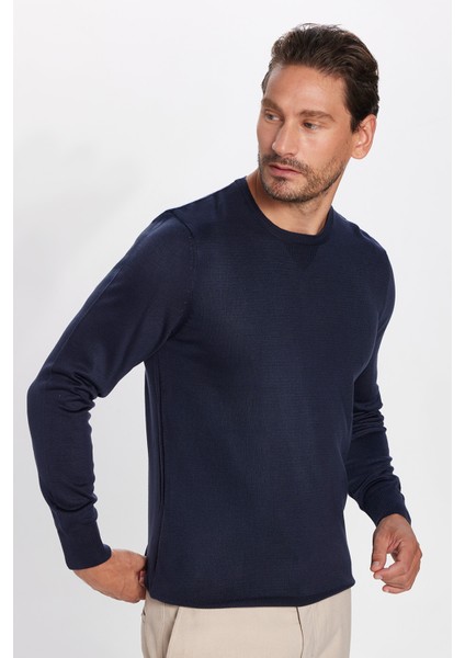 Erkek Slim Fit Dar Kesim Yumuşak Dokulu Tüylenmeyen Lacivert Bisiklet Yaka Triko Kazak