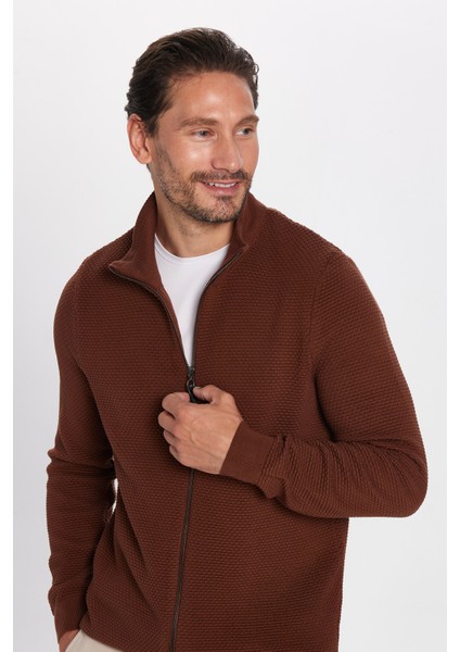 Erkek Slim Fit Dar Kesim Desenli Yarım Balıkçı Yaka Fermuarlı Kahverengi Hırka