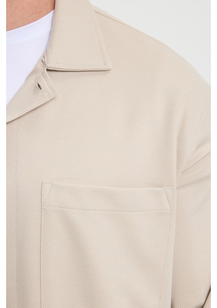 Erkek Relax Fit Rahat Kesim Uzun Kollu Düz Örme Kumaş Yandan Yırtmaçlı Bej Gömlek