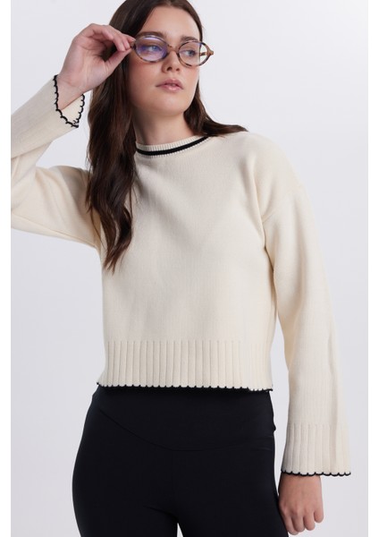 Kadın Oversize Geniş Kesim Bisiklet Yaka Çizgili Beyaz Kazak