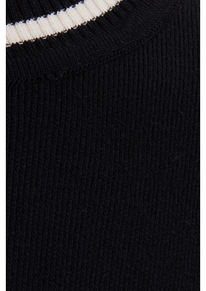 Kadın Oversize Geniş Kesim Bisiklet Yaka Çizgili Siyah Kazak