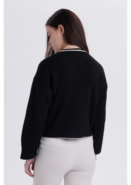 Kadın Oversize Geniş Kesim Bisiklet Yaka Çizgili Siyah Kazak