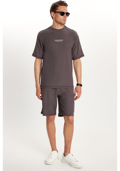 Erkek Standart Fit Pamuklu Jakarlı Baskılı Bisiklet Yaka Beli Bağcıklı Mor Şort Takım