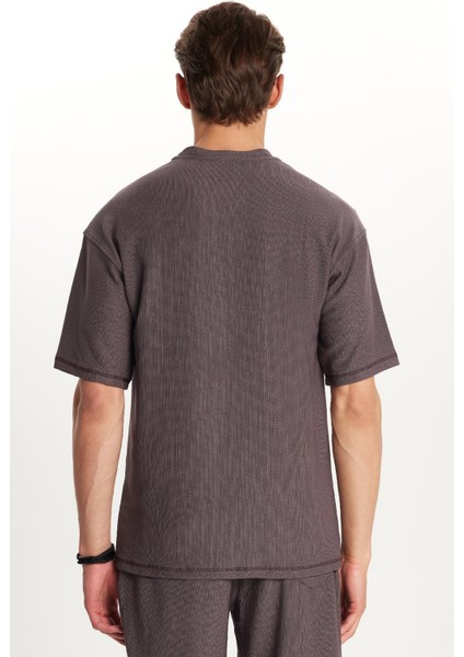 Erkek Standart Fit Pamuklu Jakarlı Baskılı Bisiklet Yaka Beli Bağcıklı Mor Şort Takım