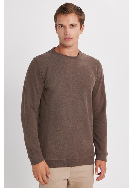 Erkek Slim Fit Dar Kesim Pamuklu Selanik Kumaş Bisiklet Yaka Kahverengi Sweatshirt