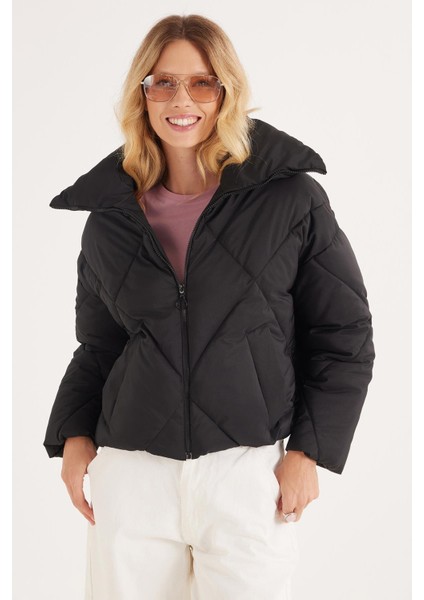 Kadın Oversize Geniş Kesim Şişme Dik Yaka Siyah Mont