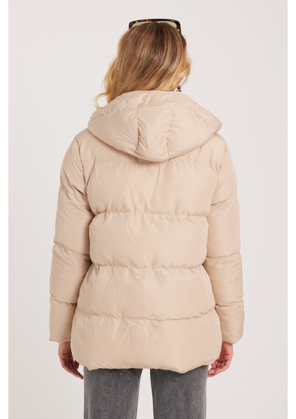 Kadın Relax Fit Rahat Kesim Su Geçirmez Kapüşonlu Camel Mont