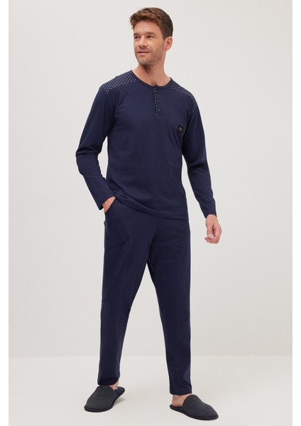 Erkek Standart Fit Normal Kesim %100 Pamuk Bisiklet Yaka Beli Lastikli Lacivert Pijama Takımı