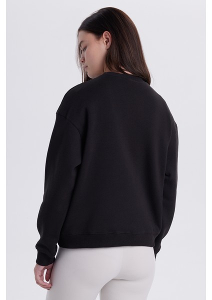 Kadın Oversize Geniş Kesim Pamuklu Bisiklet Yaka Siyah Sweatshirt