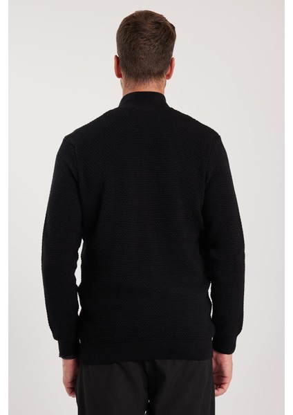 Erkek Standart Fit Normal Kesim Desenli Yarım Balıkçı Yaka Fermuarlı Siyah Hırka