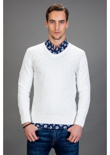 Erkek Standart Fit Normal Kesim V Yaka Pamuklu Beyaz Triko Kazak