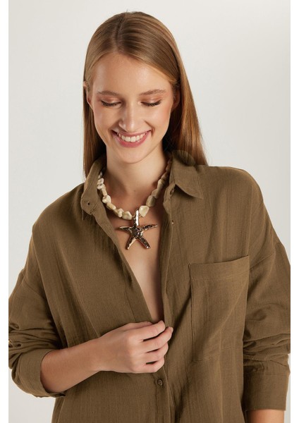 Kadın Oversize Geniş Kesim %100 Pamuk Müslin Kumaş Uzun Kollu Cepli Dokulu Kahverengi Gömlek