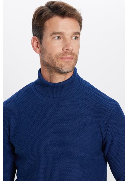 Erkek Slim Fit Dar Kesim Tam Balıkçı Yaka Desenli Triko Kazak