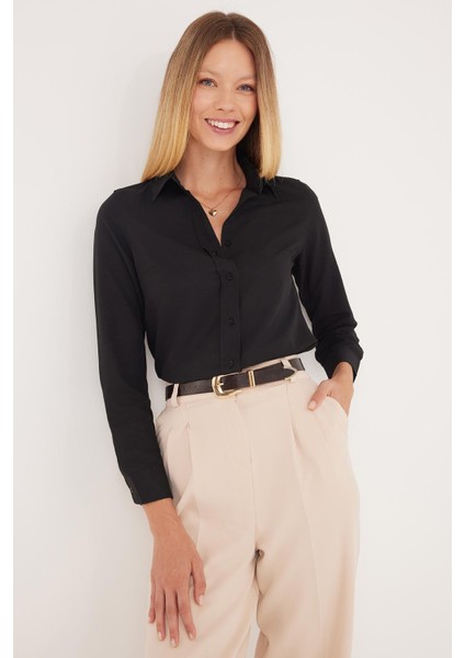 Kadın Slim Fit Dar Kesim Uzun Kollu Pamuklu Vücuda Oturan Dokulu Siyah Basic Gömlek