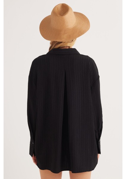 Kadın Oversize Geniş Kesim Bürümcük Pens Detaylı Uzun Kollu Dokulu Siyah Gömlek