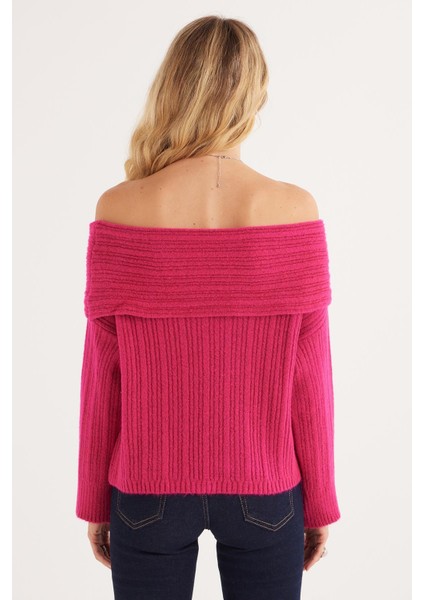 Kadın Regular Fit Klasik Kesim Uzun Kollu Omzu Açık Fuşya Kazak