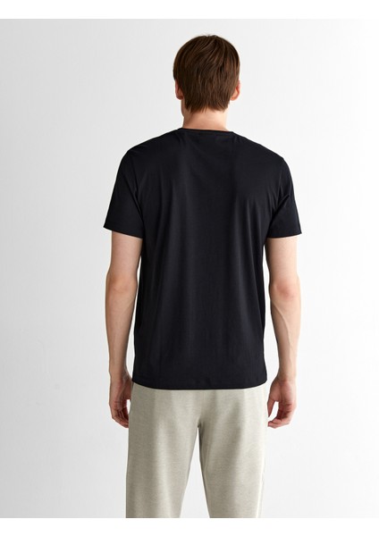 Erkek Siyah Regular Fit Bisiklet Yaka T-Shirt 2325167T.5 fiyatları