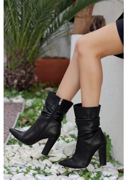 Erita Siyah Cilt Topuklu Çizme fiyatları