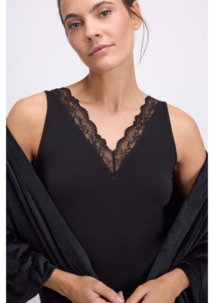 Kadın Desenli Pantolonlu 3’lü Set – Sabahlık, Dantel Detaylı Atlet ve Pantolon Takımı (11546) fiyatları