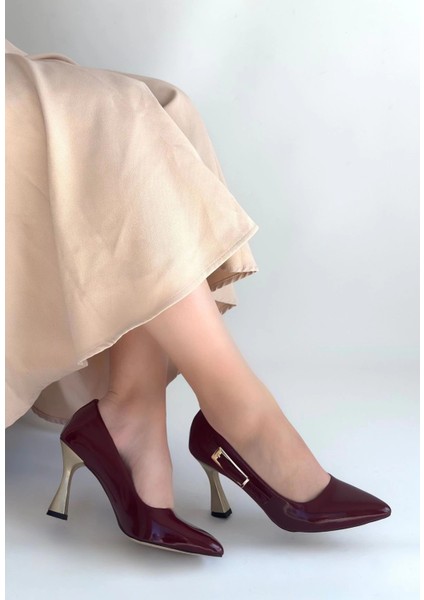 Motya Bordo Rugan Topuklu Ayakkabı