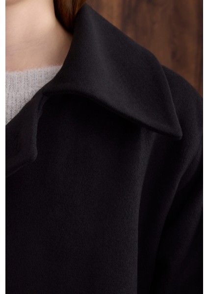 Büzgü Detaylı Kaban Siyah indirimleri