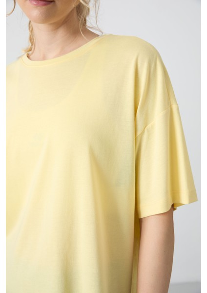 Sarı Penye Modal Yumuşak Tuşeli Oversize Fit Basic Kadın T-Shirt- 97285