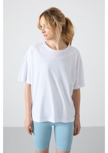 Beyaz Penye Modal Yumuşak Tuşeli Oversize Fit Basic Kadın T-Shirt- 97285