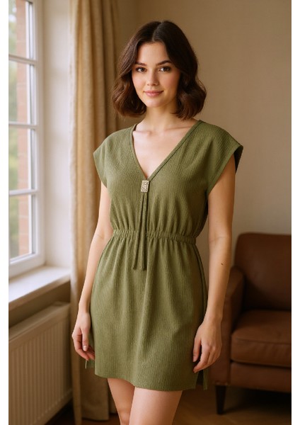 Kadın Haki Yanları Yırtmaçlı Tokalı V Yaka Mini Plaj Elbisesi