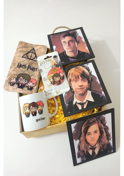 Yılbaşı Özel Hediye Seti Rozet , Ahşap Duvar Süsü, Bez Kalemlik, Kupa modelleri