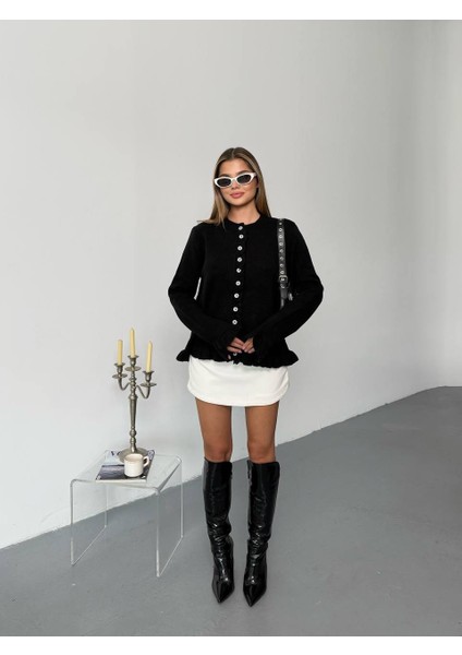 Siyah Fırfırlı Düğmeli Triko Hırka modelleri