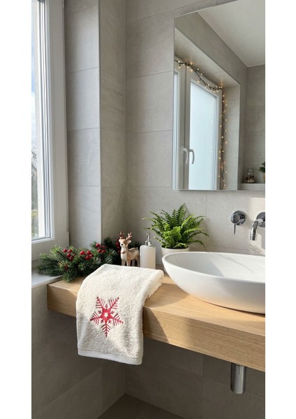 Kar Tanesi Nakışlı 50X90CM Yılbaşı Havlusu fiyatları