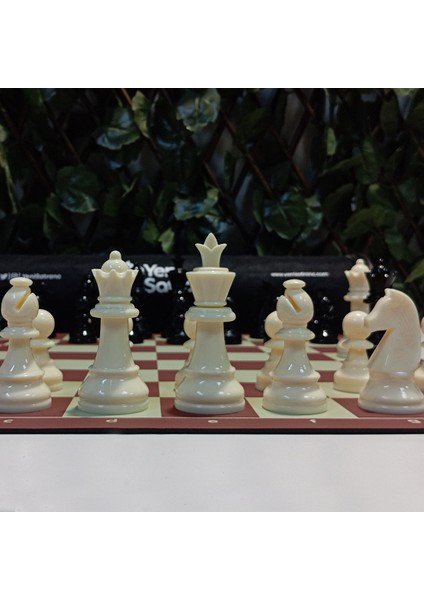 Profesyonel Satranç Takımı (95mm - Ağırlıklı - Yedek Vezirli) 700gr 45x45 cm Boyutunda fiyatları