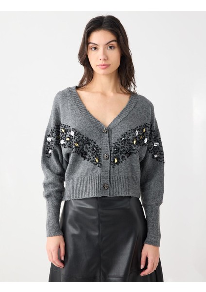 Gri Uzun Kollu Taş Işlemeli Düğmeli Triko Hırka