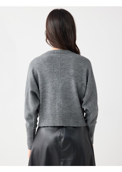 Gri Uzun Kollu Taş Işlemeli Düğmeli Triko Hırka