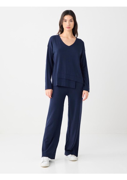 Lacivert Uzun Kollu V Yaka Triko Kazak