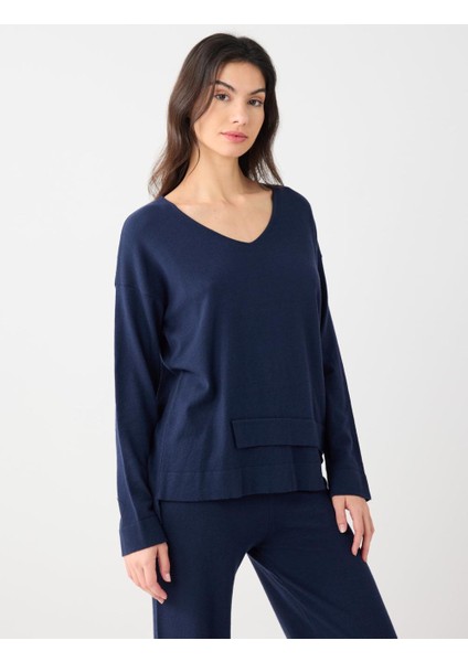 Lacivert Uzun Kollu V Yaka Triko Kazak