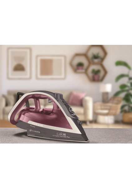 FV6840 Ultragliss Anti Calc Plus 50 gr Sürekli ve 260 gr Şok Buharlı 2800 Watt Buharlı Ütü